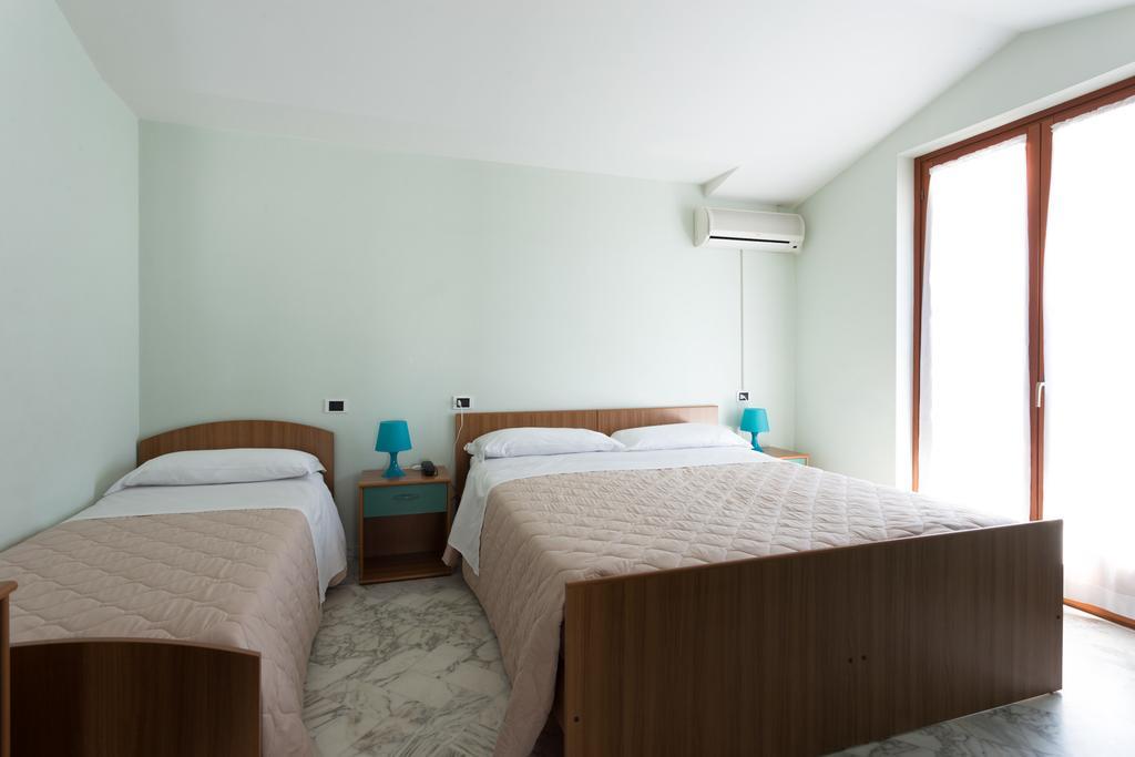 Roma Hotel Pineto Exterior photo